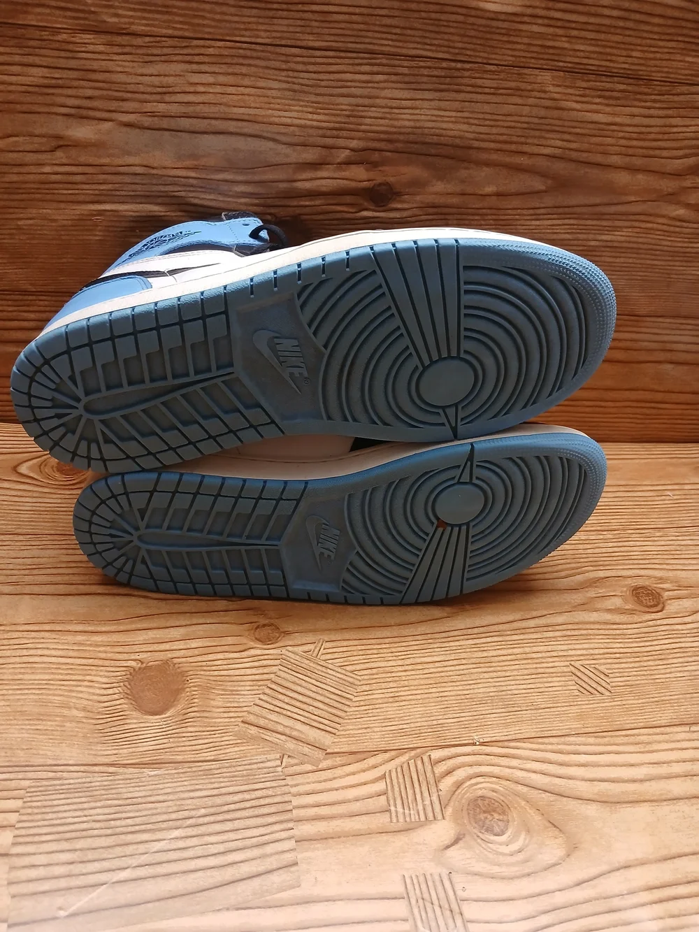 Jordan Air Jordan 1 Retro High OG  UNC Toe White Black University Blue Sneaker